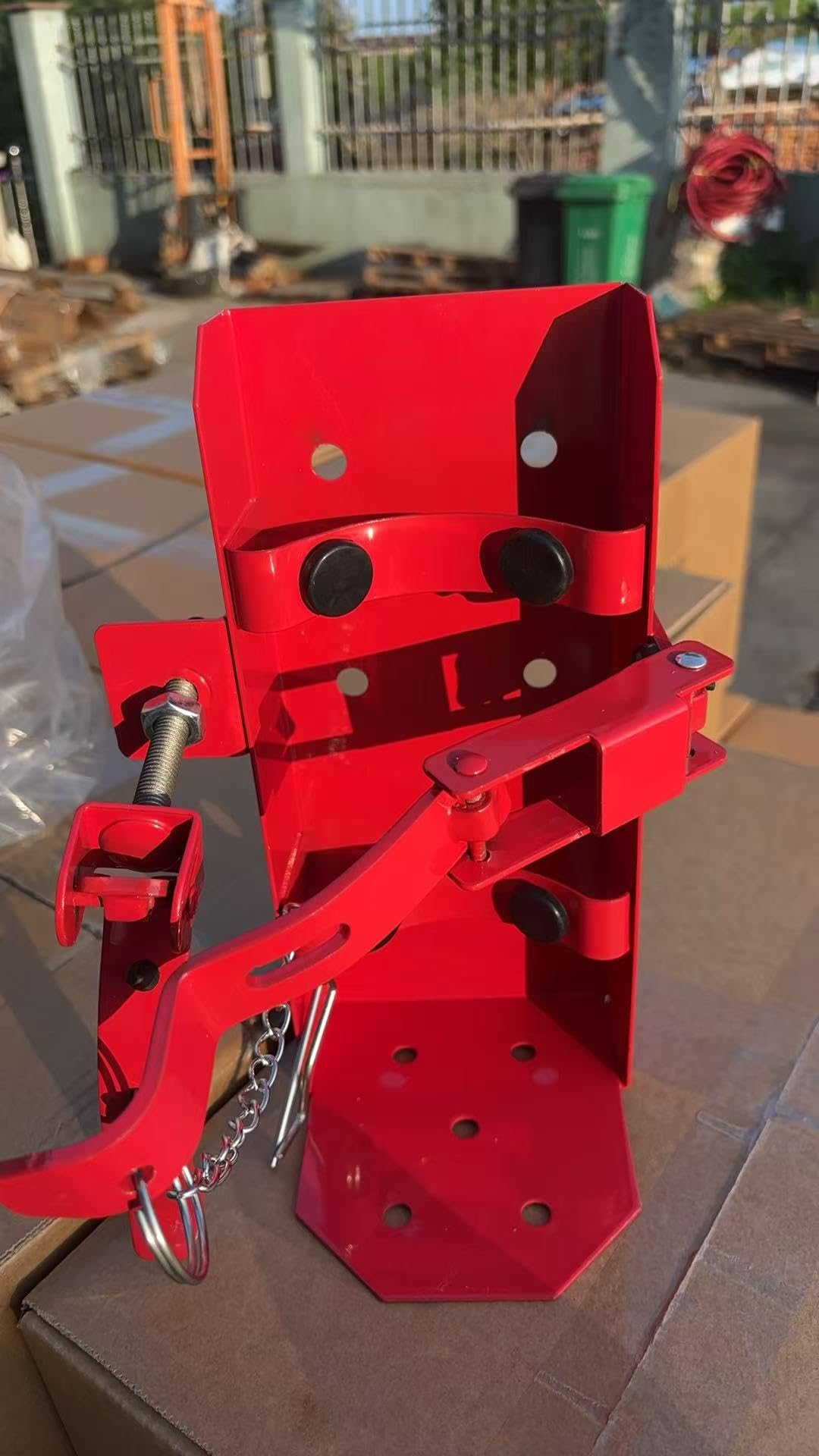 Heavy Duty Fire Extinguisher Brackets & Mounts Steel Red O67241